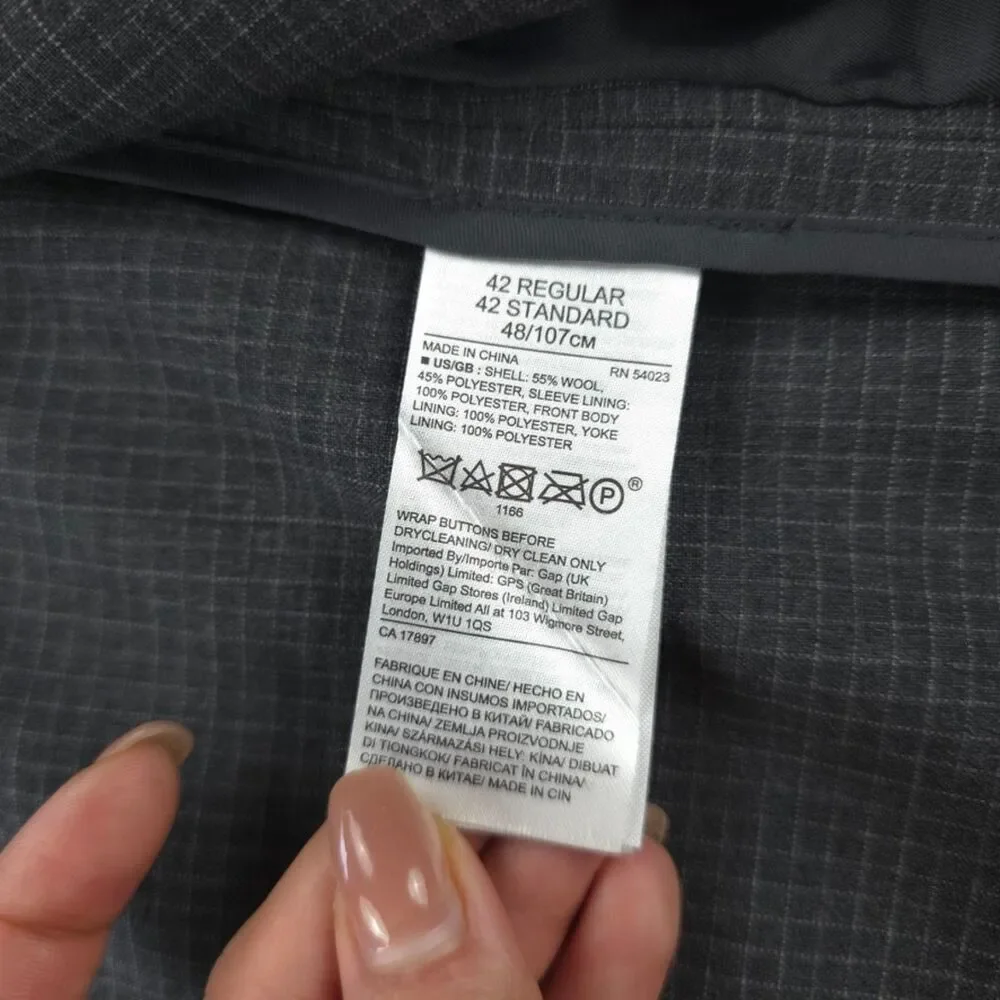 Banana Republic taking offers